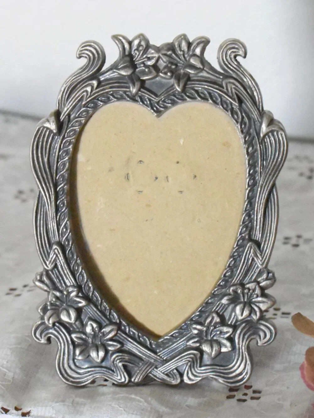 Vintage Silver Pewter Metal Lilies Lily Flowers Heart Mini Picture Frame Decor